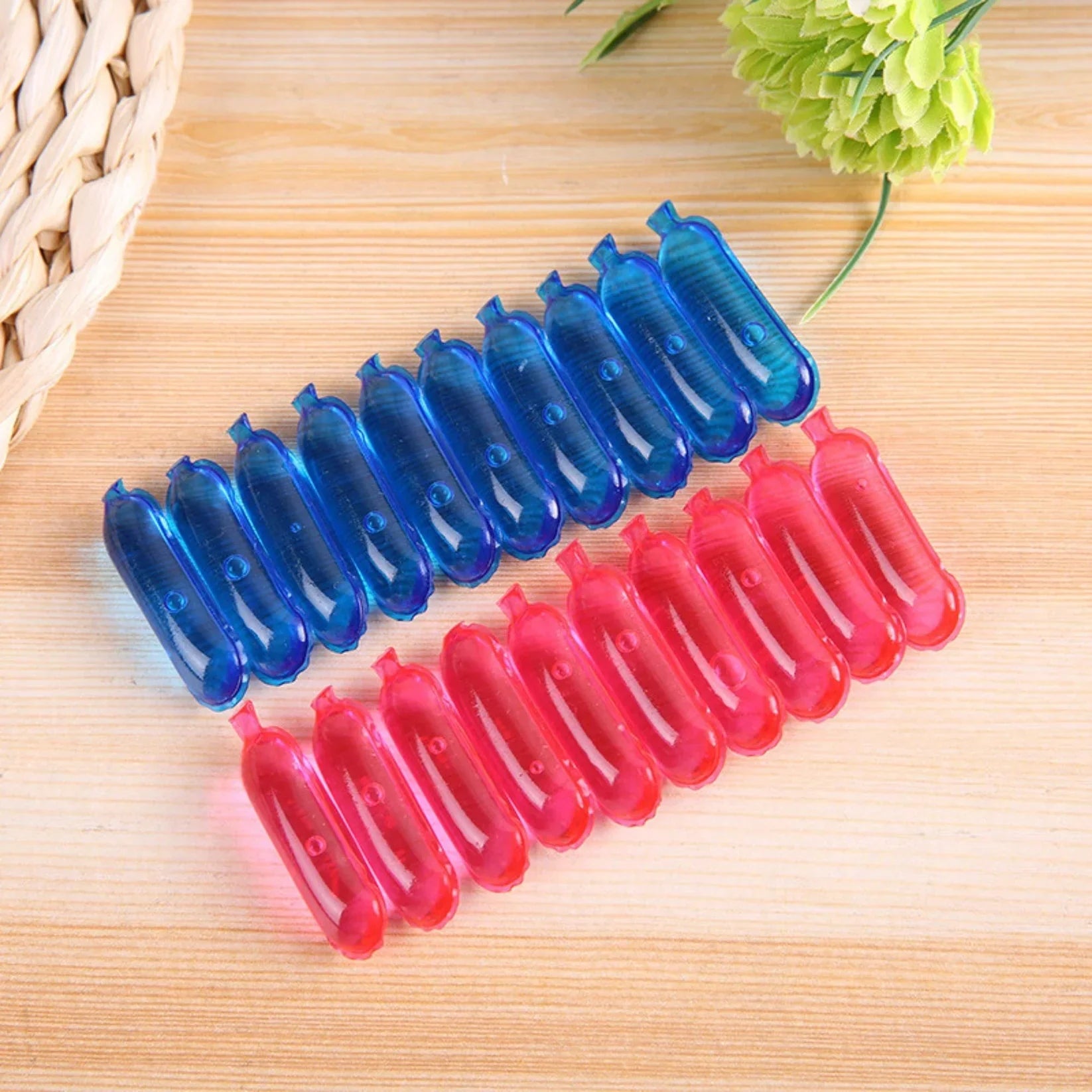 10 Capsules de recharge pour notre bracelet anti-moustiques.